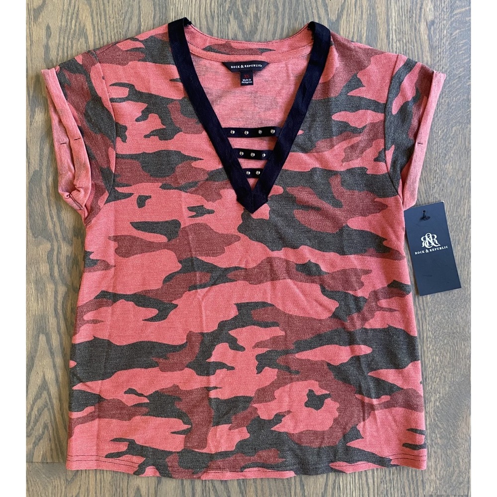Rock & Republic Studded V Neck Red Camo Shirt Women Size XS